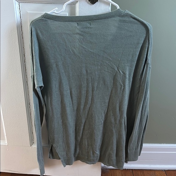 Women's Green Sweater - Picture 3 of 3